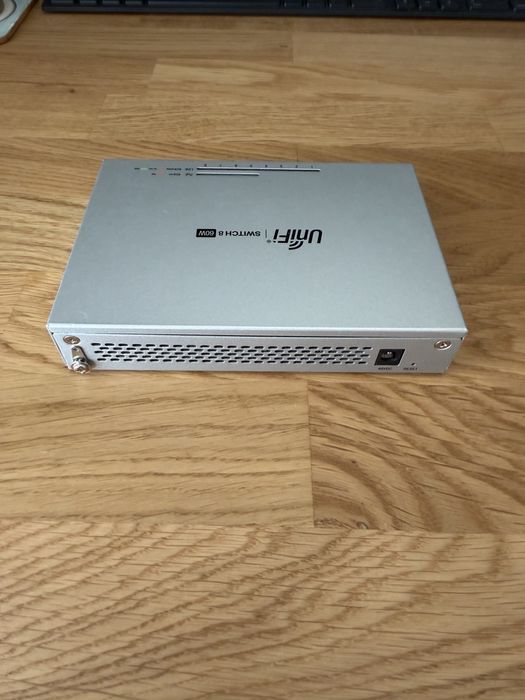 Ubiquiti switch US-8-60 POE