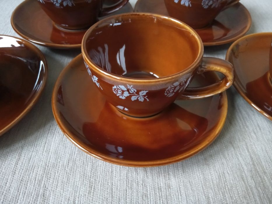 Komplet 5 filiżanek i spodeczkow z porcelitu