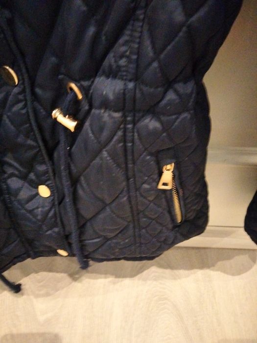 Parka Azul Marinho, tamanho M, botões dourados, como novo Impecável