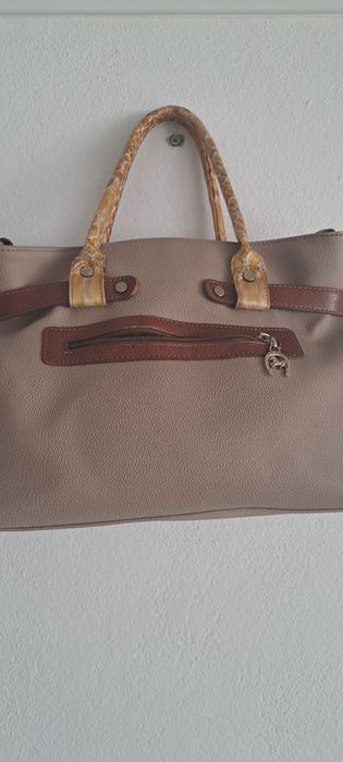 Vendo mala  da cavalinho semi nova