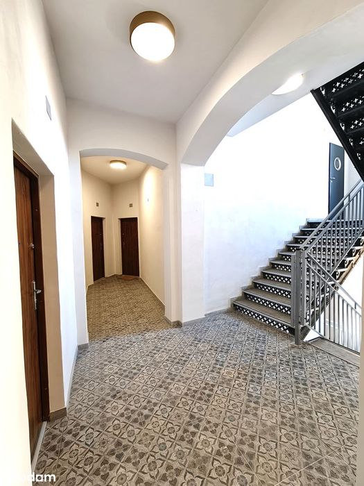 Kawalerka "z drzewem" 27 m I  Centrum Bytomia I w pobliżu AST i ŚUM