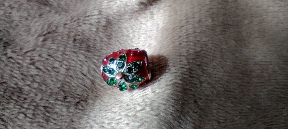 Charms truskawka