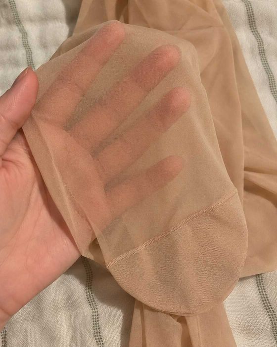 NUR DIE Seidenfein 15 DEN L 44/48 Teint – transparentne z jedwabistym połyskiem