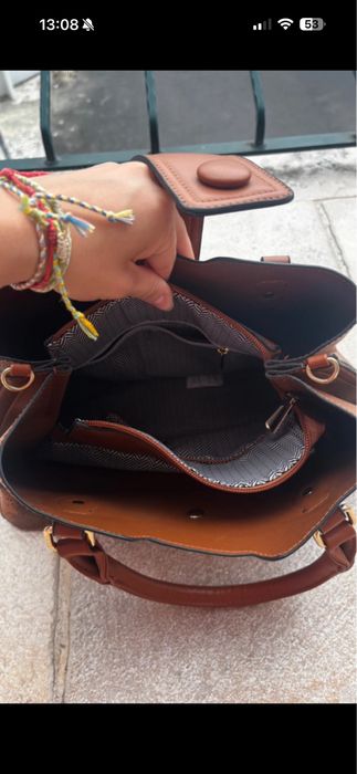 Mala camel elegante e espaçosa