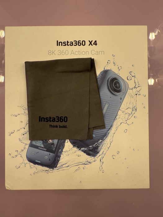 Insta 360 X4 стандартний комплект.