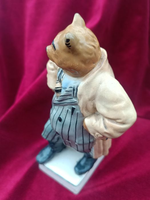 Фарфоровые статуэтки