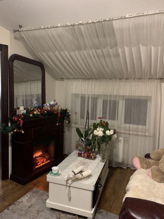 4-к, Івасюка вул., 11, Каскад