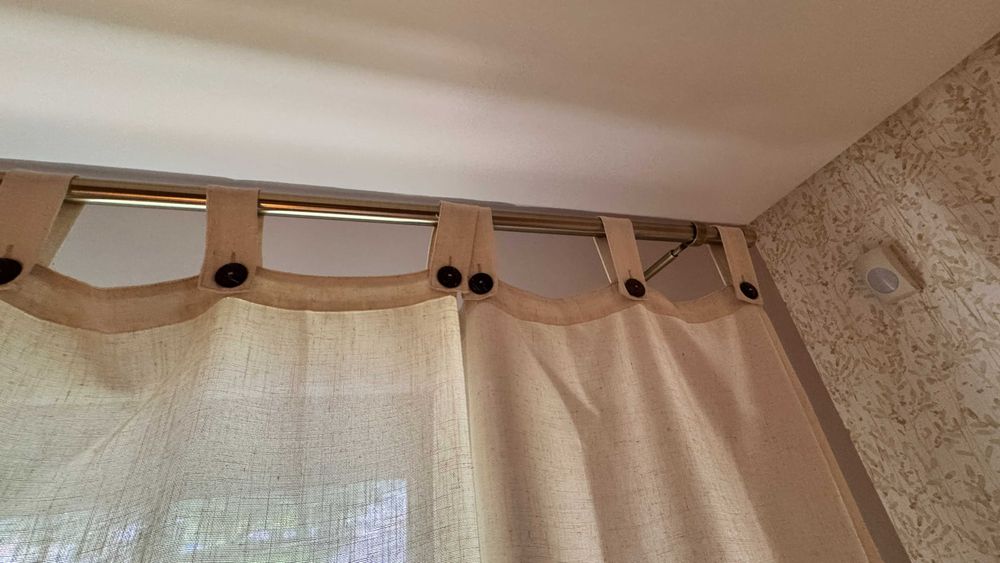 Cortinado de Quarto / Sala com varão dourado (incluído)