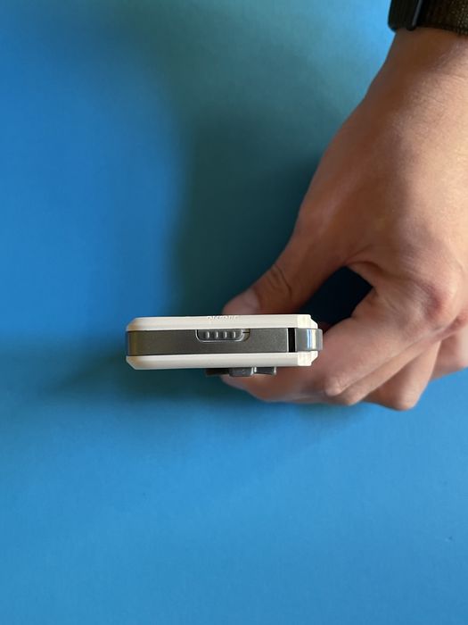 Pocket GO портативна консоль