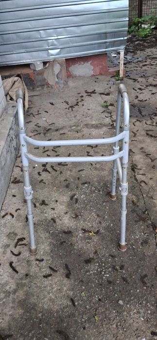 Продам ходунки взрослые
