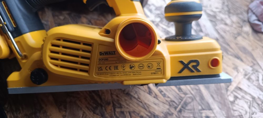 Strug dewalt dcp580p2t