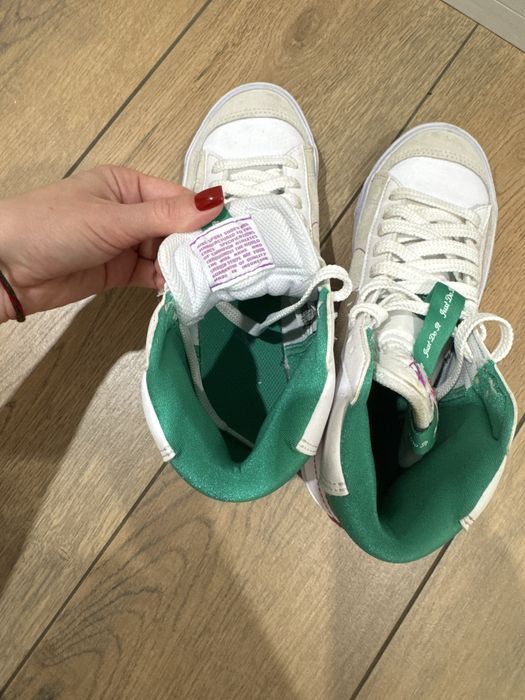 Nike Blazer Mid '77 SE White Fuchsia Dream 36,5 розмір 23,5 см устілка