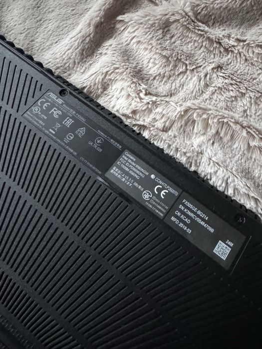 Asus tuf gaming fx505ge i5-8300h/gtx1050ti/16gb Ram/256gb ssd/1tb hdd