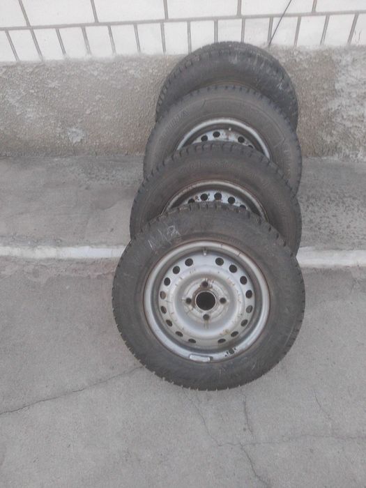 Шини з дисками зимові