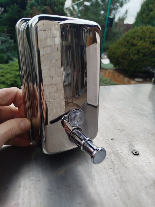 Продам дозатор для жидкого мыла новый