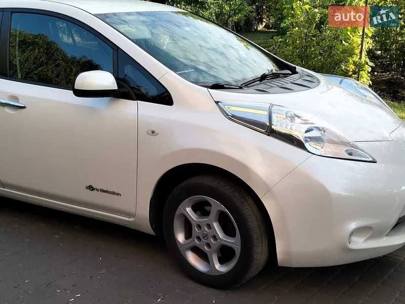 Продам Nissan Leaf 24 кВт (запас ходу до 140 км) з відмінною батареєю!