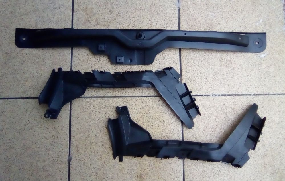 Ford Fiesta MK7 2008 - zestaw mocowań tylnego zderzaka