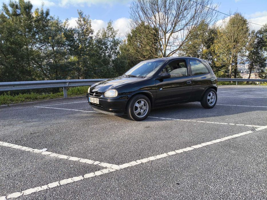 Opel Corsa 1.2 Joy — 88.000 km — Muito estimado — Extras