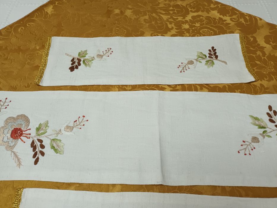 Jogo de Quarto em linho caseiro, bordado à mão