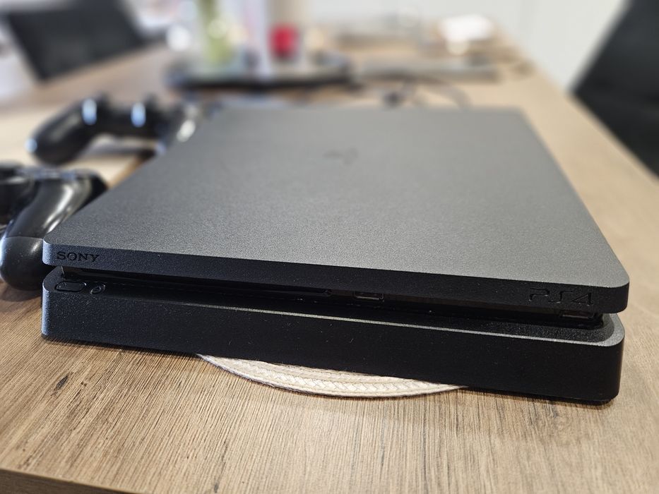 Play Station 4 Slim 1TB