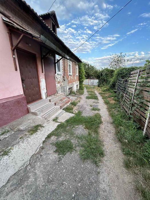Продаж квартири на землі по вулиці Псільська..