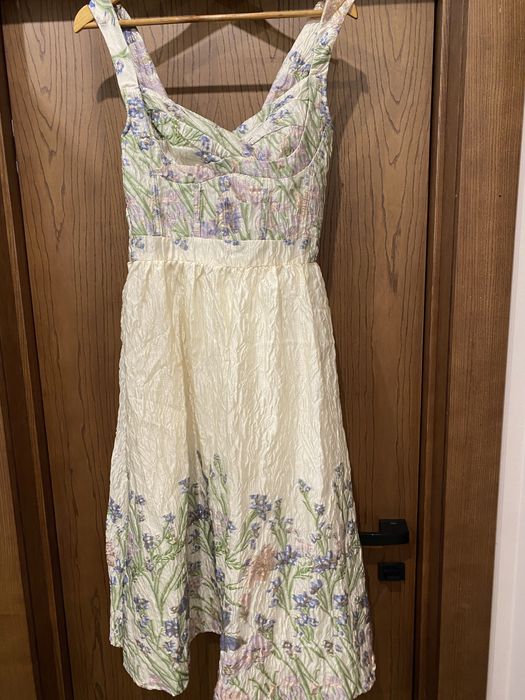 Стильна жакардова сукня