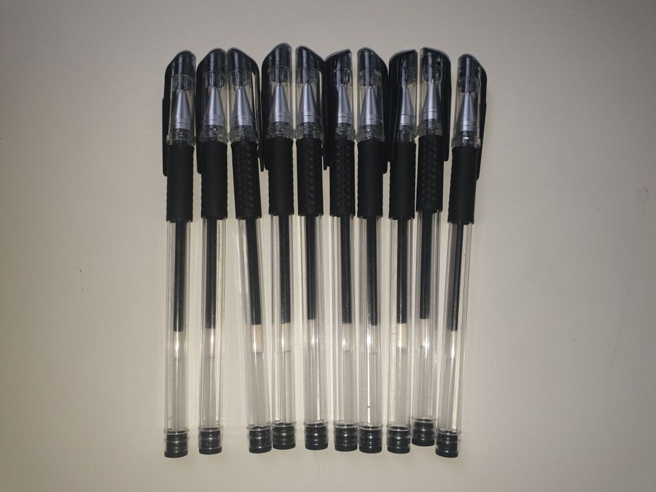 Ручки гелевые, черные, новые, 10шт.
Тонко пишут, не размазываются.
Цен