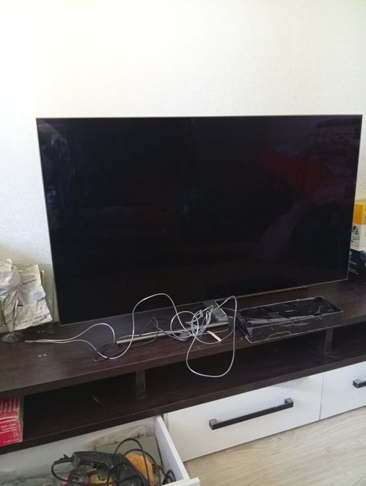 Телевизор Samsung QLED 55/65 One Connect, повреждена матрица