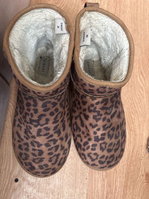 Buty zimowe w panterke