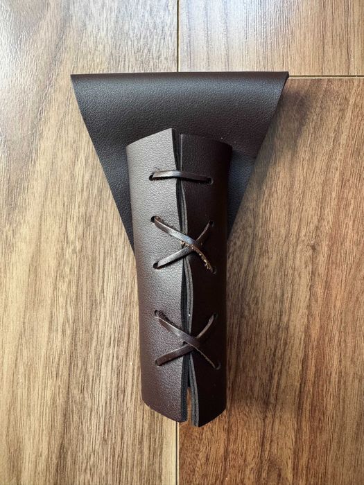 Sznurowana pochwa na miecz (mała, brązowa)