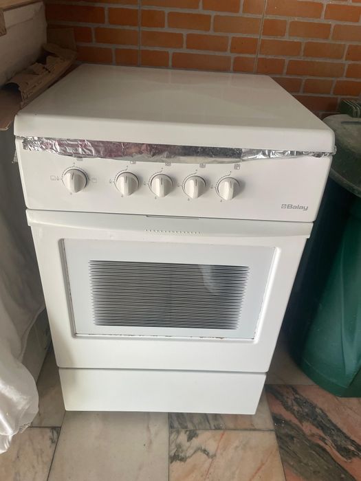 Vendo fogão da Balay em estado razoável .
Motivo de venda , troquei po