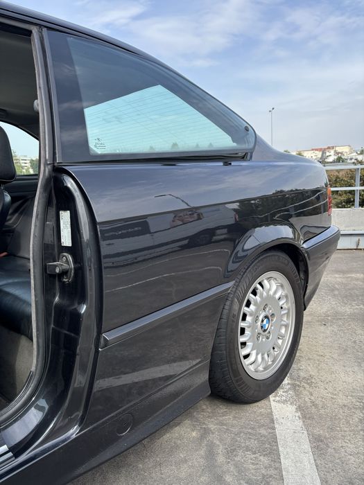 BMW e36 coupe 318is de 1993 - Restauro à chapa - Muito bom estado todo original