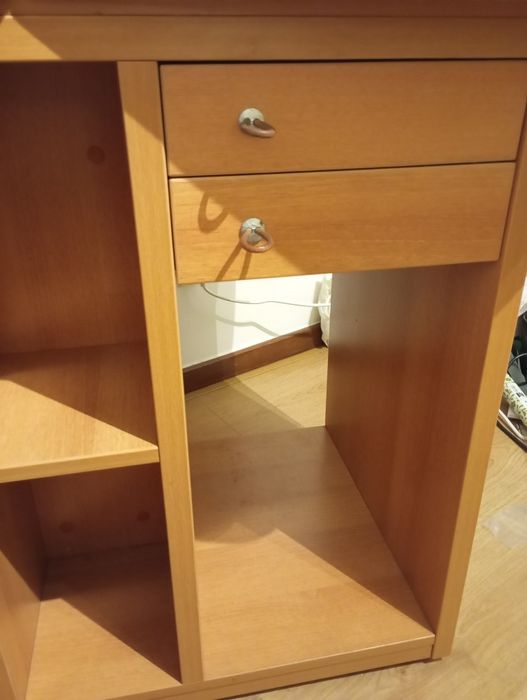 Secretária de madeira