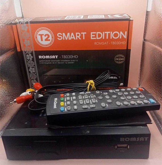 Тюнер DVB-T2 Romsat T8030HD