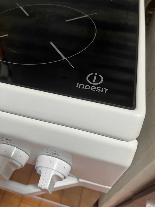 Fogão elétrico INDESIT