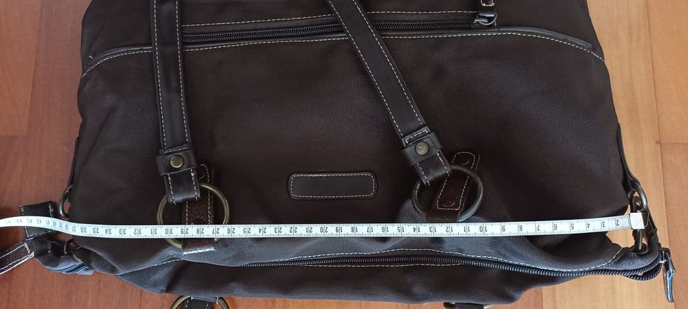 Mala castanha com alças médias muito pouco usada