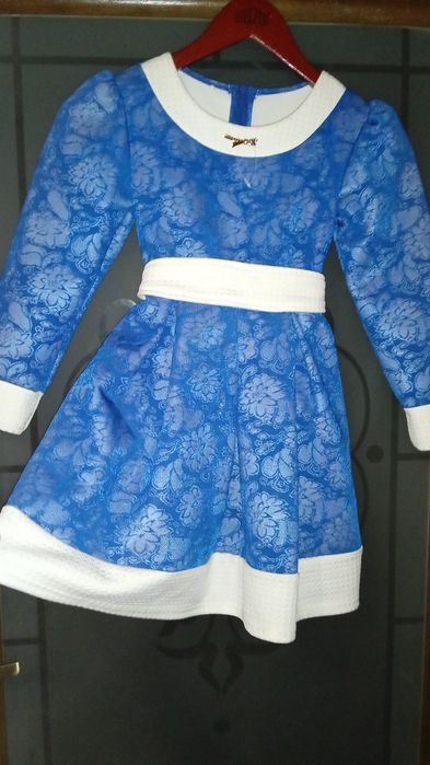 Плаття на дівчинку