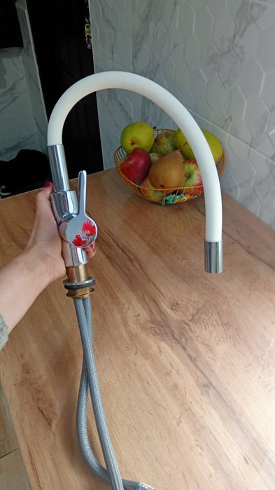 Zlew jednokomorowy plus bateria.