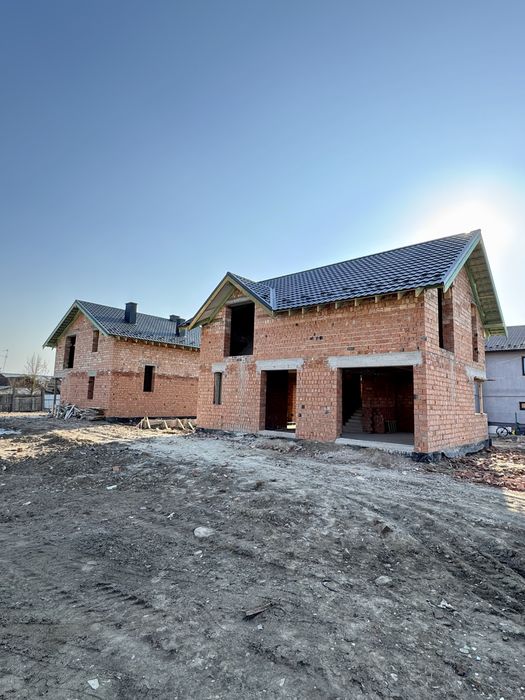 Будинок, особняк, котедж.