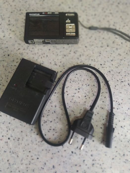 Фотоапарат Olimpus x-15.  8mp