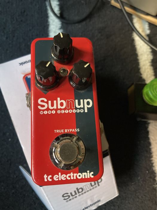Pedal oitavador tc electronic