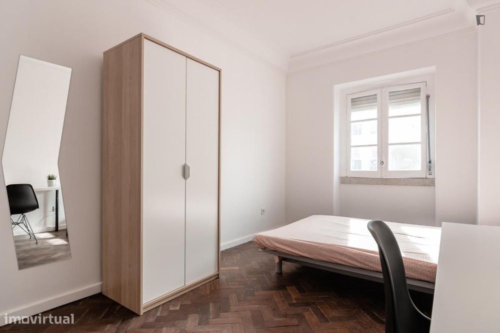 Quarto - localizado em Arroios Lisbon