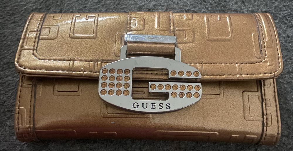 Carteira Guess  / cor - castanho / dourado metalizado