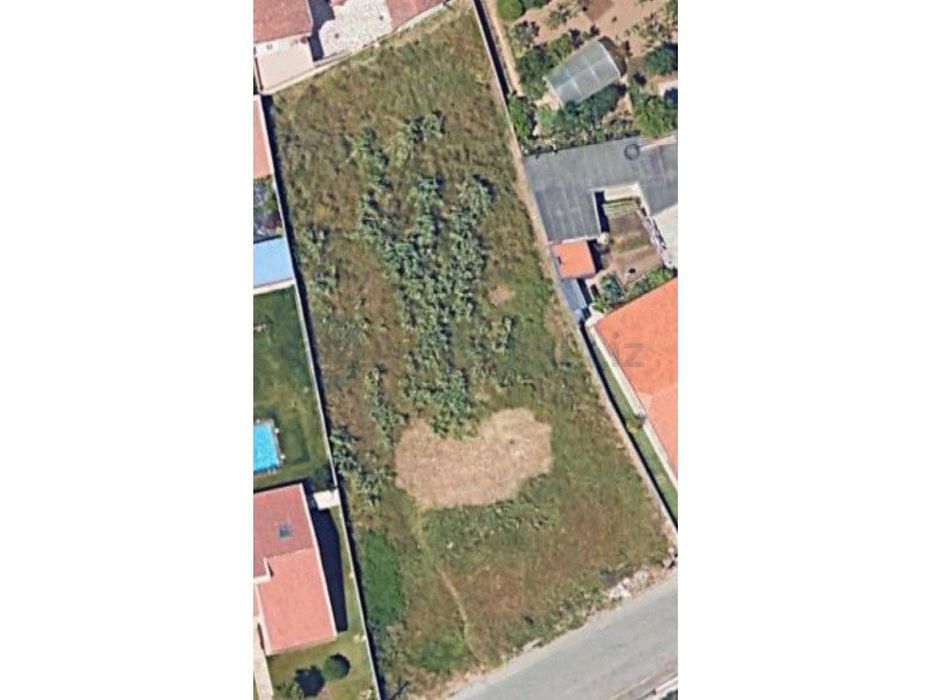 Lote para moradia - Arcozelo