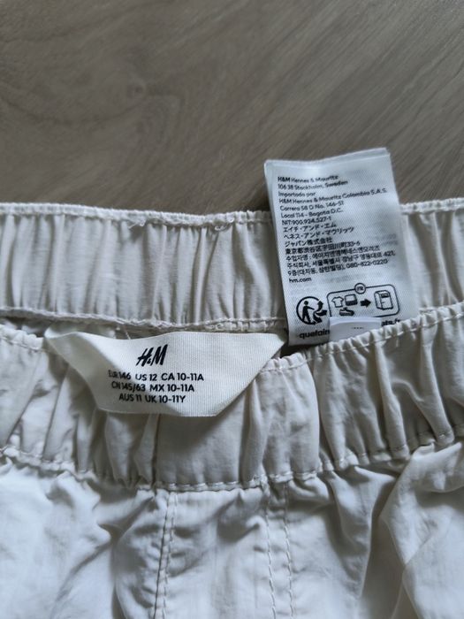 Spodnie bojówki spadochronowe.