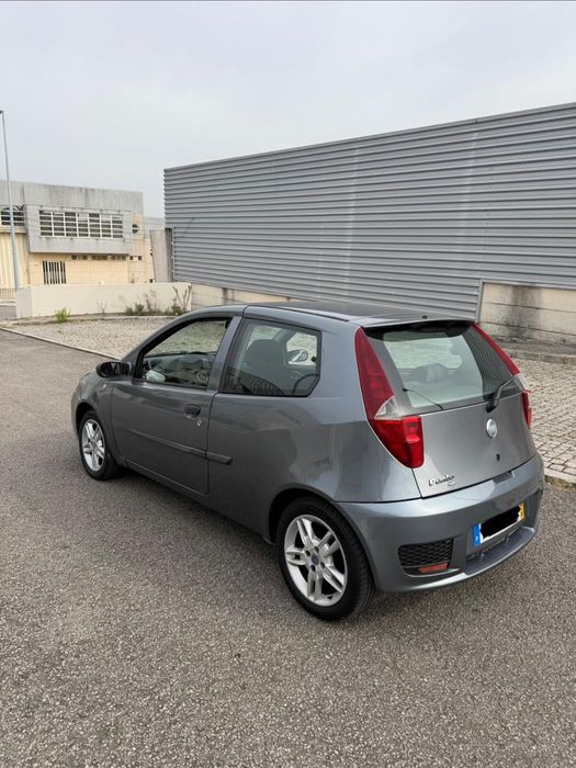 Fiat punto 1.3 multijet 5 lugares foto 2