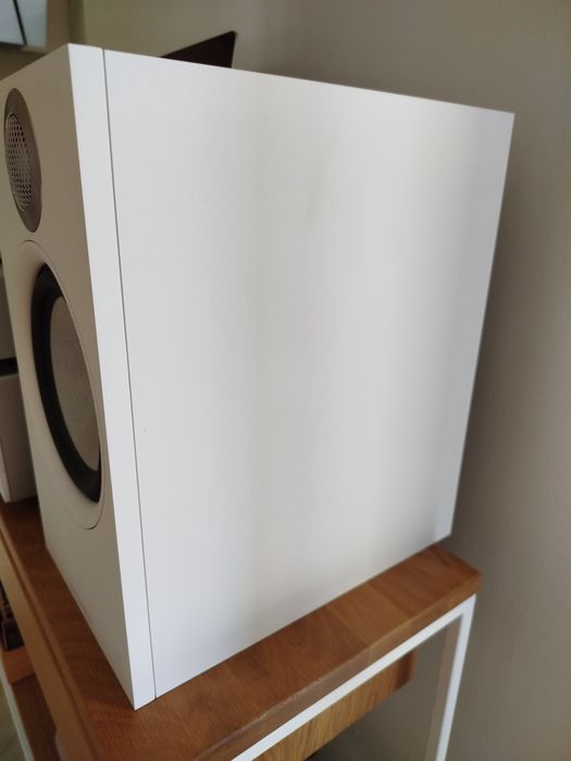 Kolumny Bowers&Wilkins