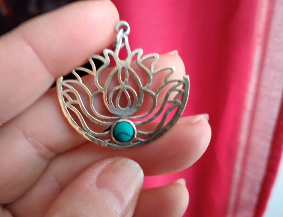 Pendente antigo com pedra malaquita