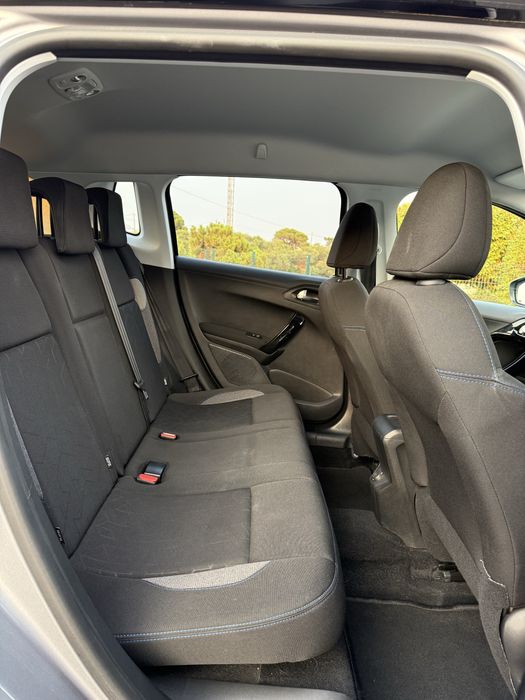 Peugeot 2008 Signature 1.5HDI (2019)