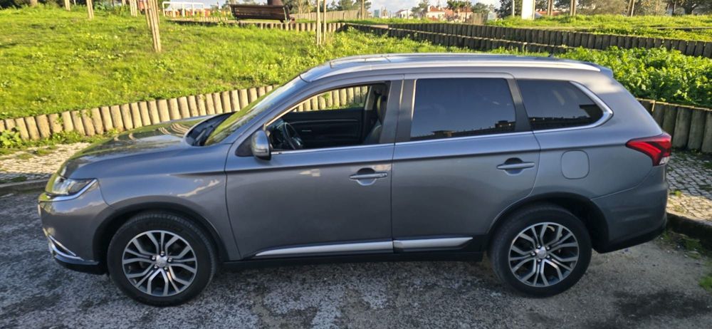 Mitsubishi Outlander 2.2 DI-D Instyle Navi